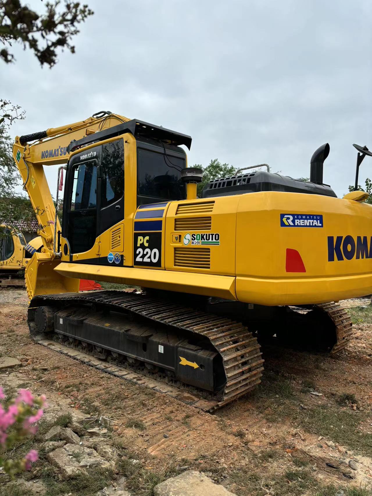 KOMATSU PC220-8MO