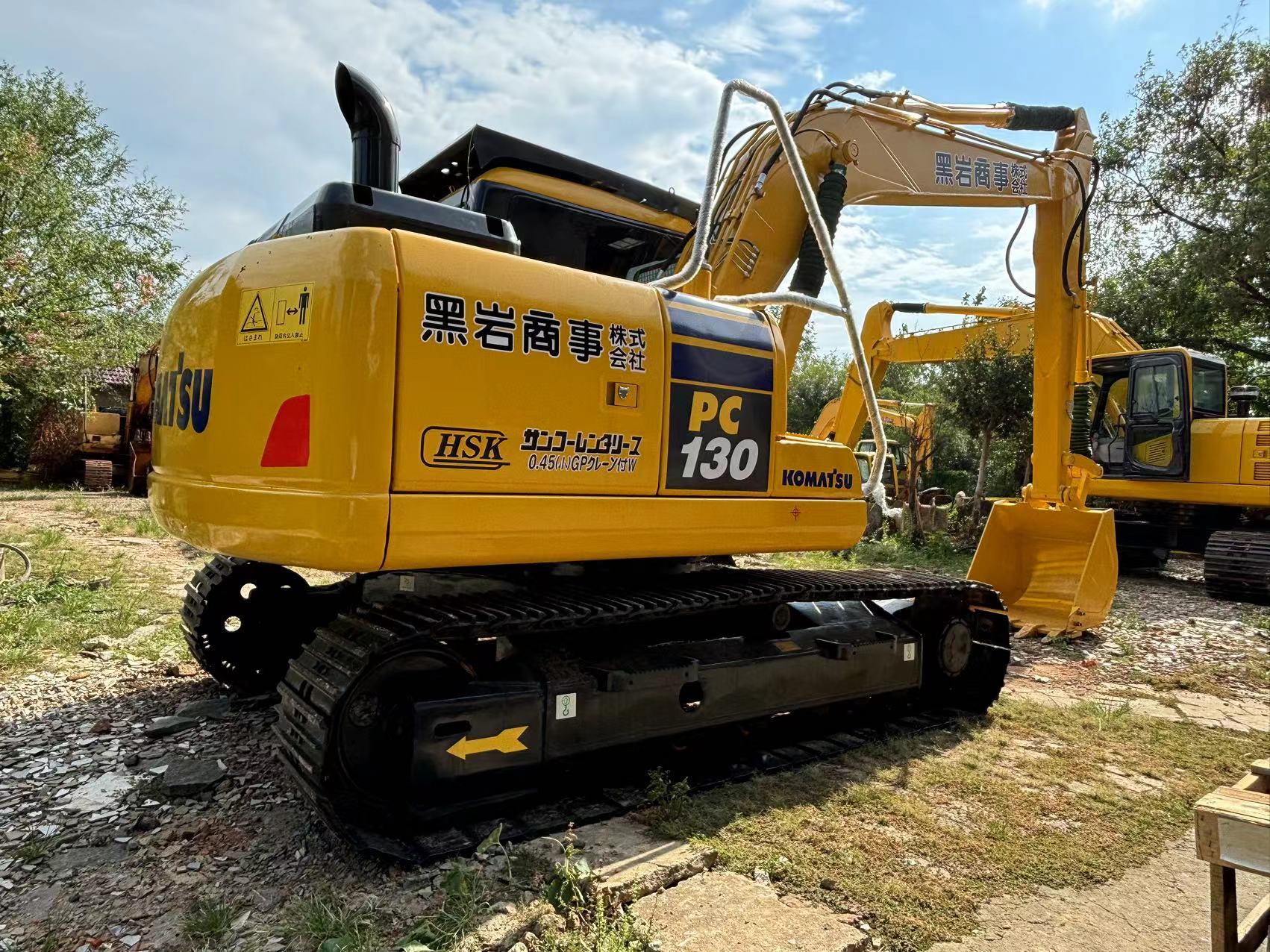 KOMATSU PC130-7