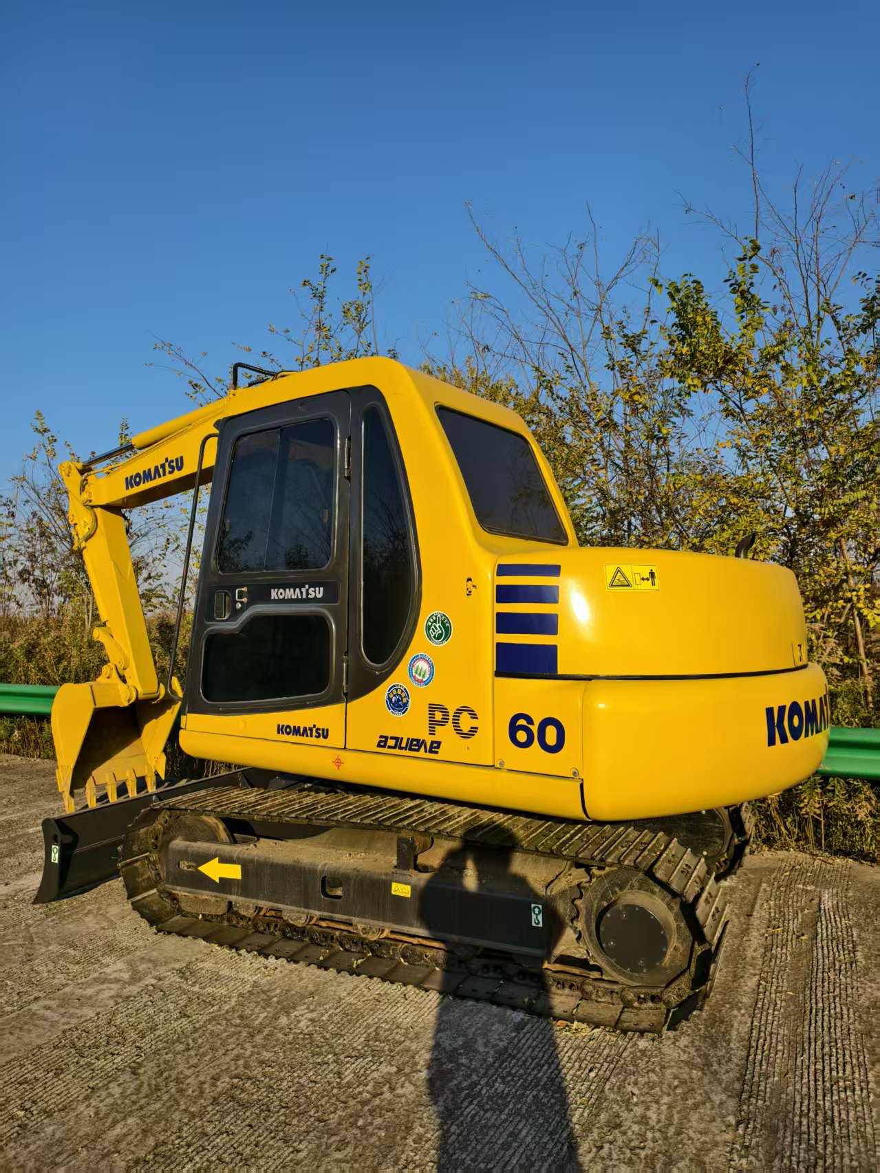 KOMATSU PC60-7