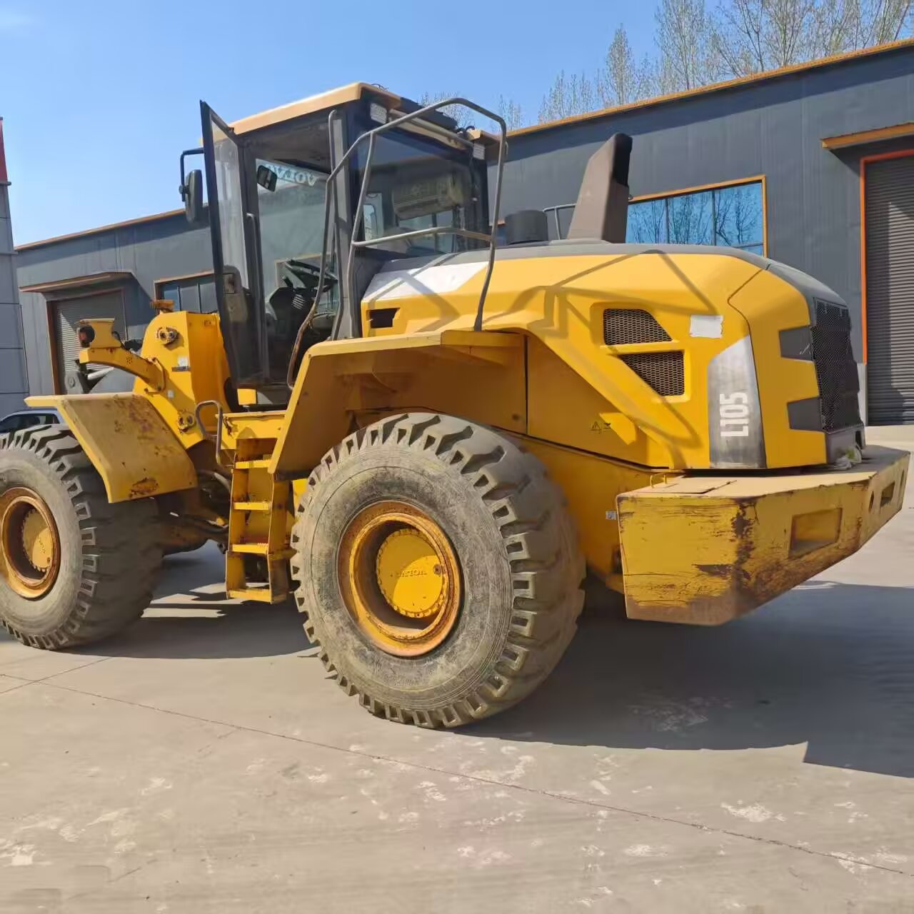 VOLVO L105