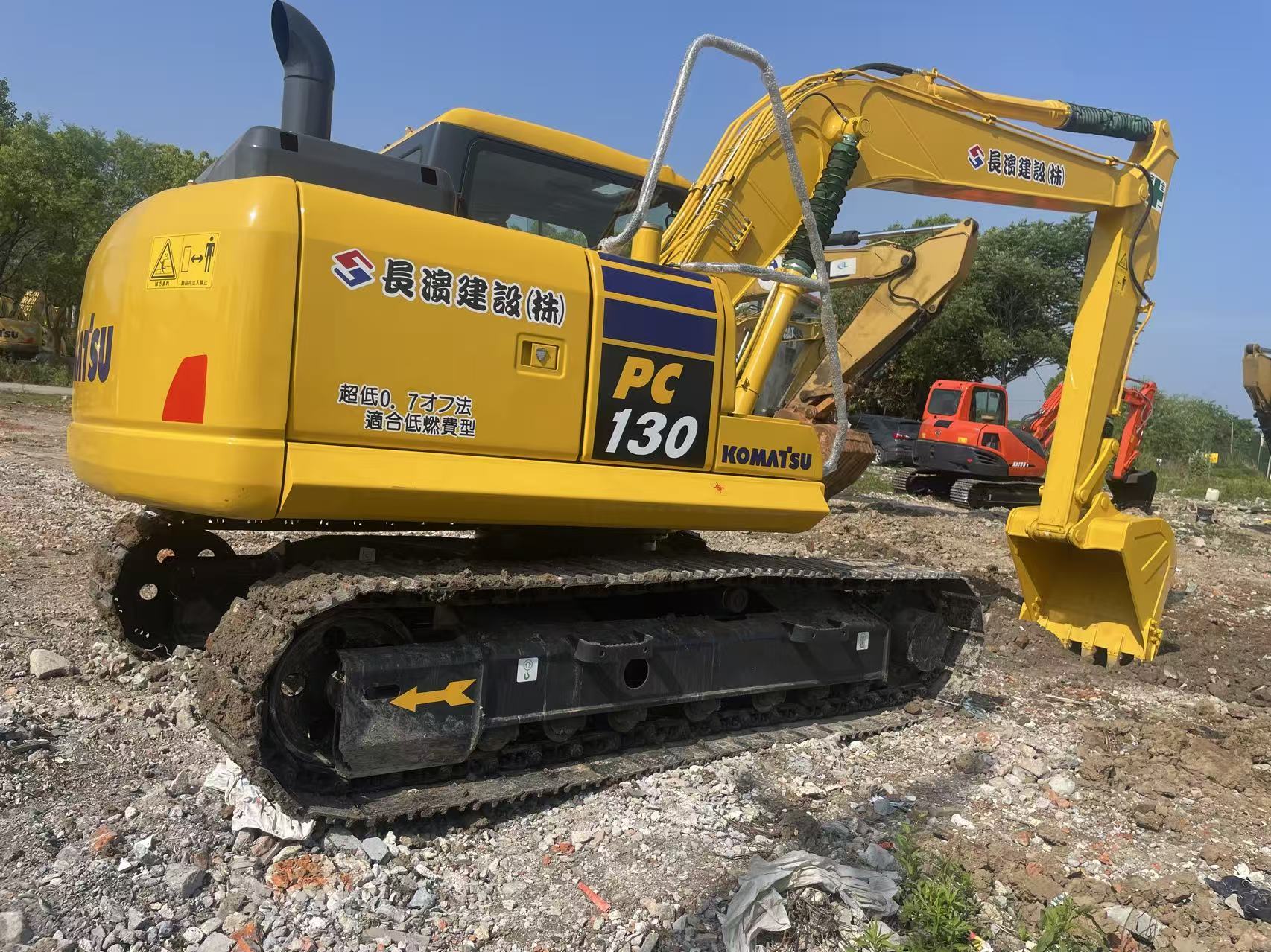KOMATSU PC130-7