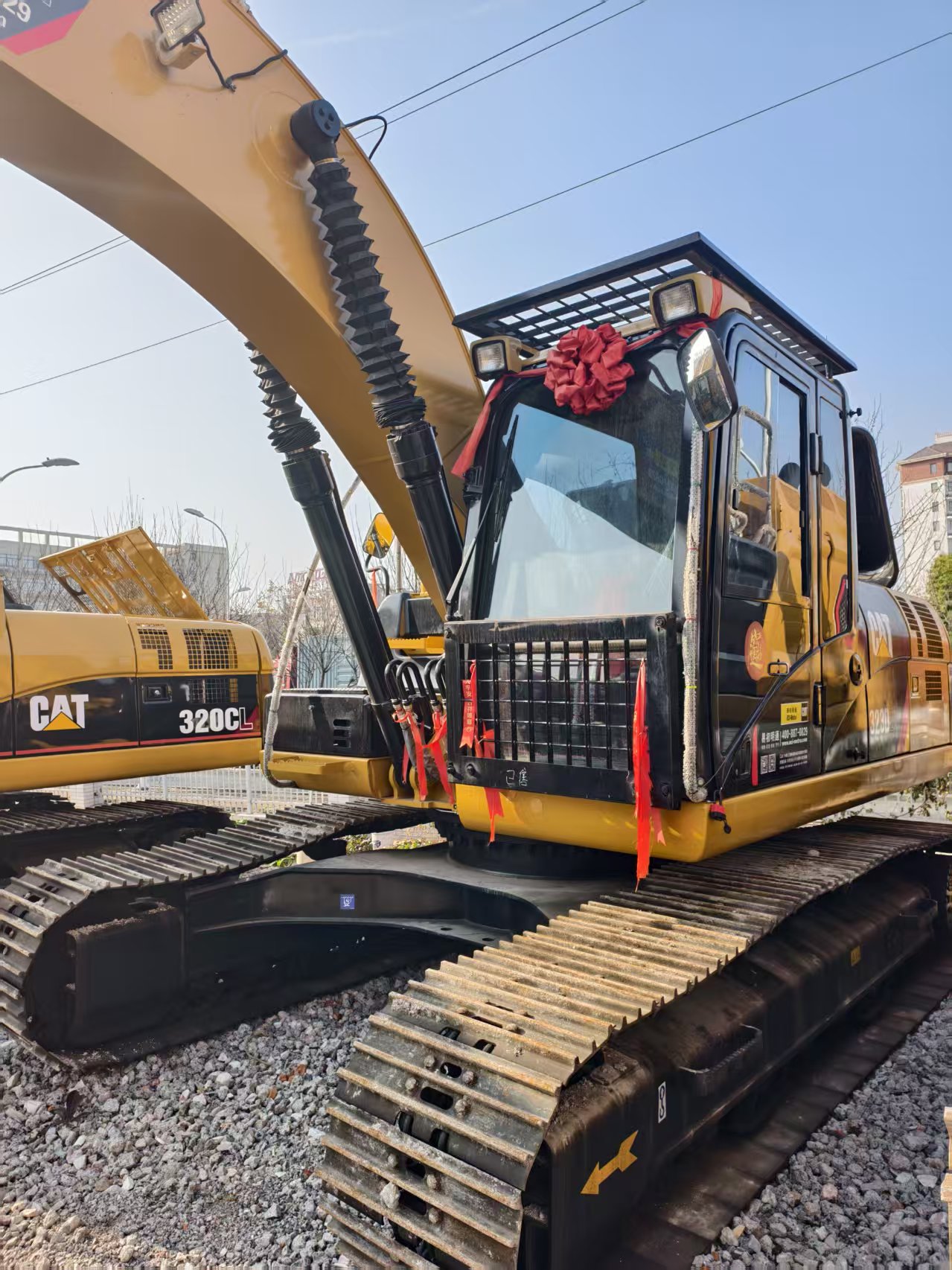 CAT 323D