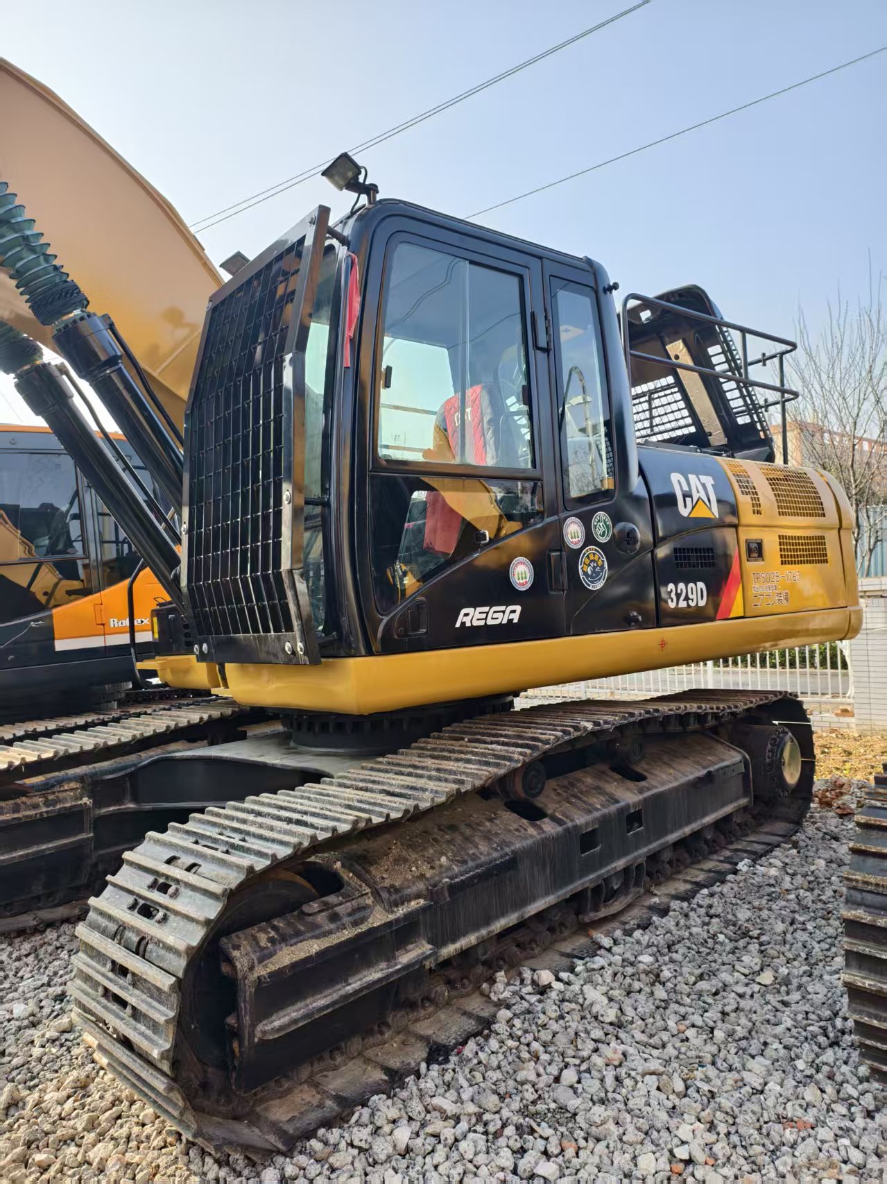 CAT 329D