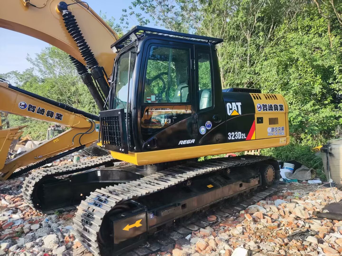 CAT 323D