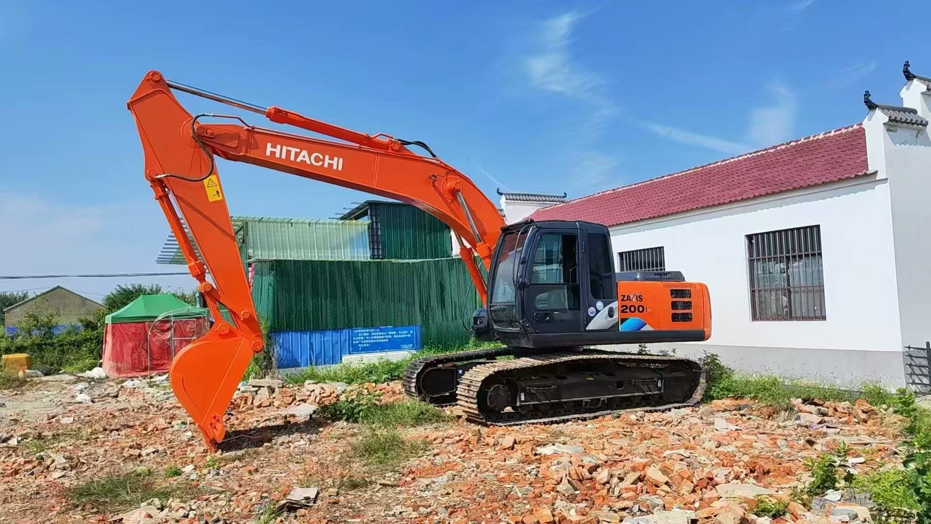 HITACHI ZX200