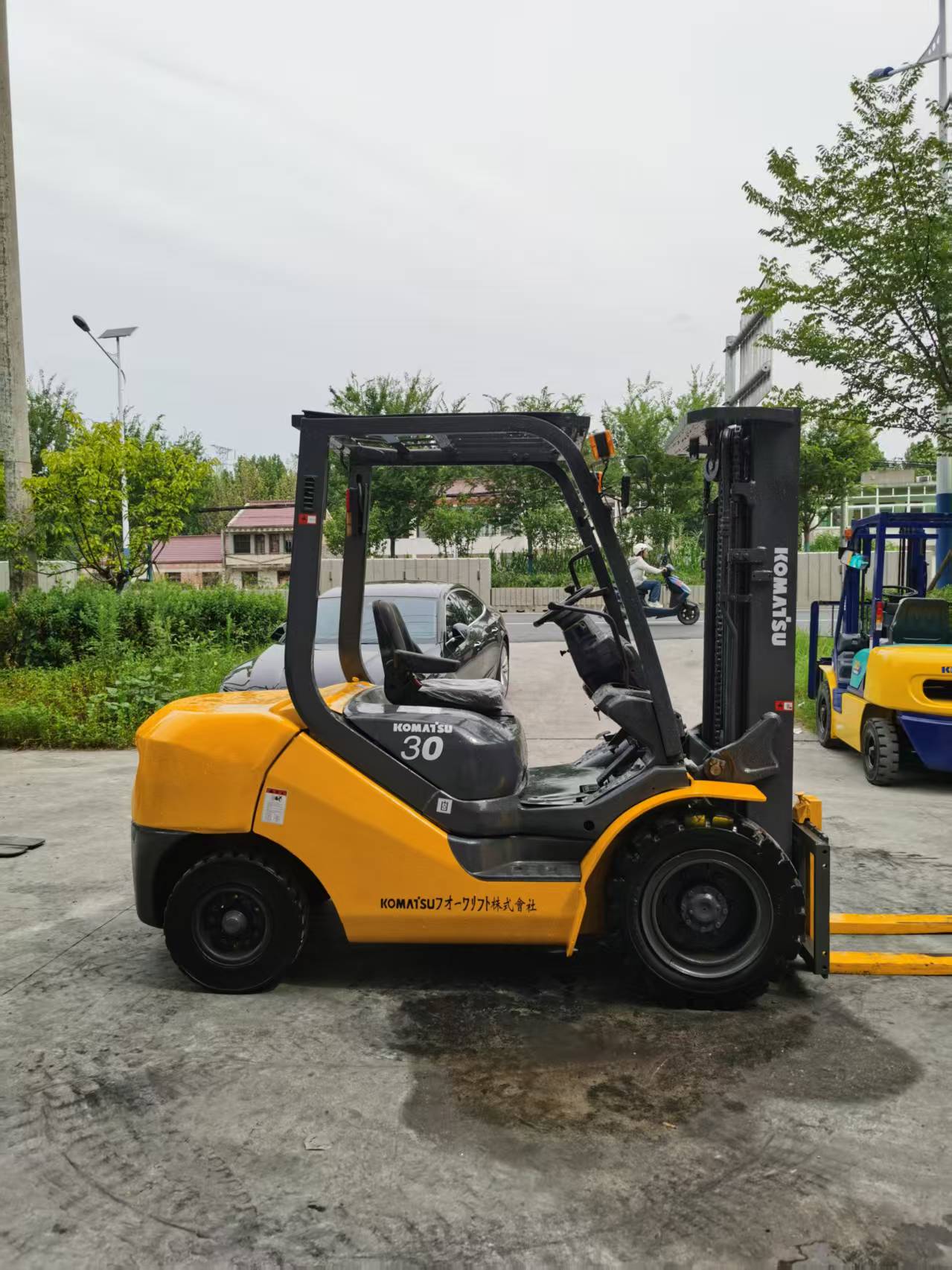 KOMATSU FD30