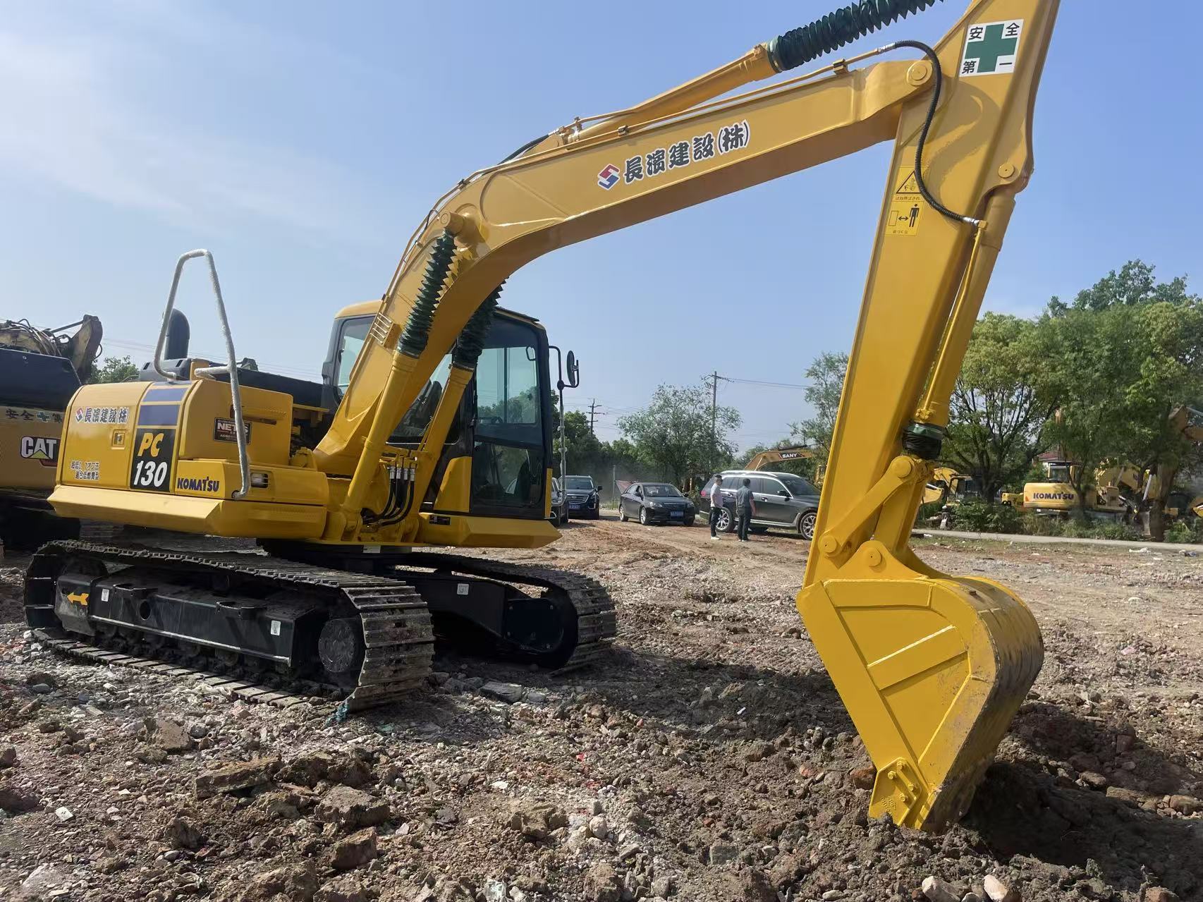 KOMATSU PC130-7